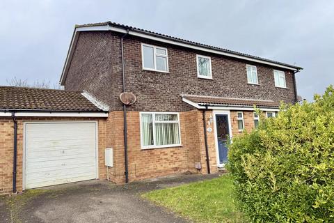 3 bed property, in Bluebell Close, £415,000
