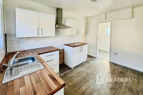 3 bed property, in Sixth Avenue, £140,000