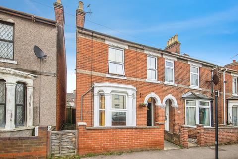 3 bed property, in Winnock Road, £210,000