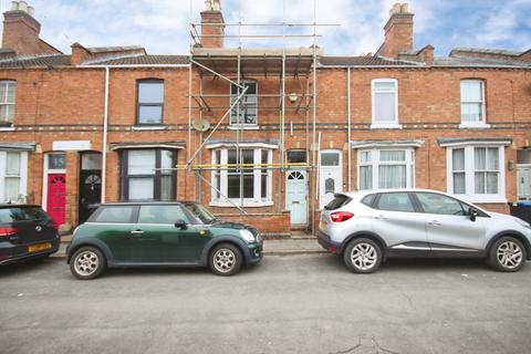 2 bed property, in Gordon Street, £240,000