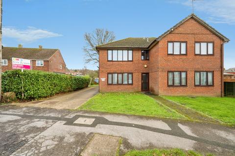 1 bed property, in Sedgwick Road, £85,000
