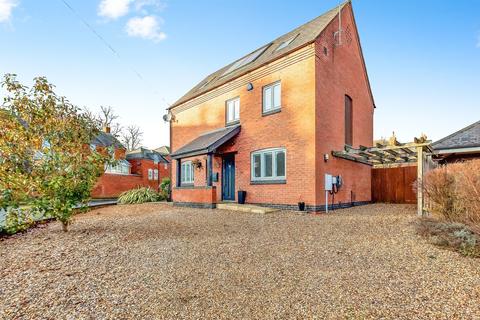 4 bed property, in Horninghold Road, £480,000