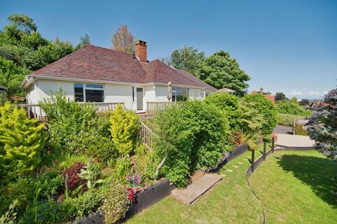 3 bed property, in Parks Lane, £450,000