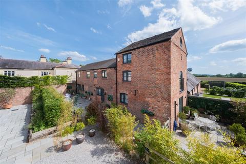 5 bed property, in Ryecroft Lane, £950,000