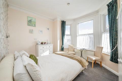 11 bed property, in Wellesley Road, £375,000