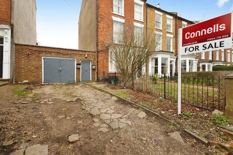 Studio, in Primrose Hill, £270,000