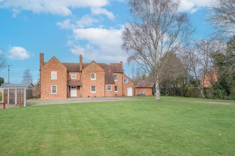 5 bed property, in Gloucester Road, £750,000