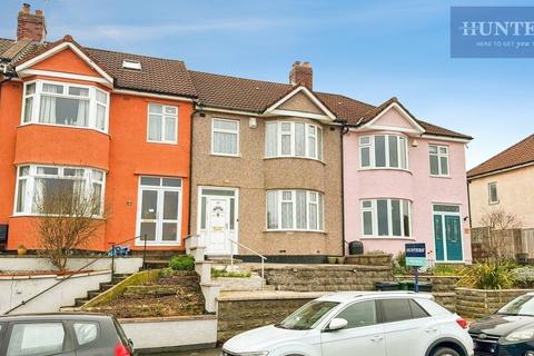 3 bed property, in Aylesbury Crescent, £425,000