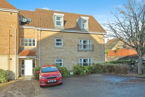5 bed property, in Caddow Road, £425,000