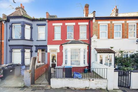 4 bed property, in Roundwood Road, £550,000