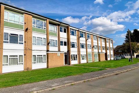 2 bed property, in Camwood Crescent, £120,000