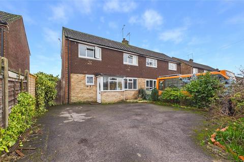 3 bed property, in Camberley, £425,000
