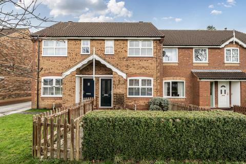 2 bed property, in Cordeaux Close, £150,000