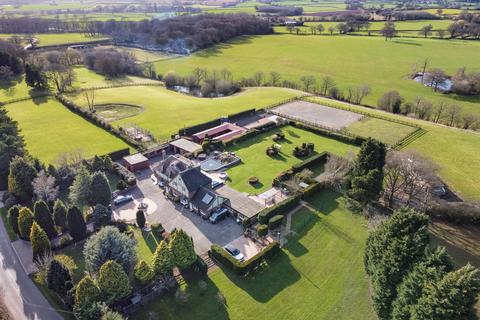 7 bed property, in Green End Road, £2,200,000