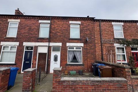 3 bed property, in Atherton Road, £145,000