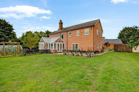 5 bed property, in Oak Road, £1,800,000