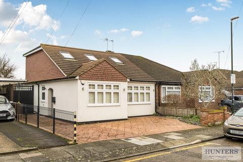 4 bed property, in Foresters Crescent, £630,000