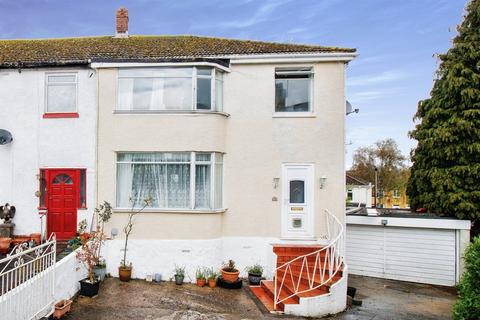 3 bed property, in Bramble Close, £260,000