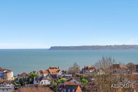 6 bed property, in Manscombe Road, £850,000