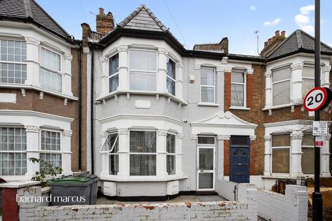 4 bed property, in Boundary Road, £900,000