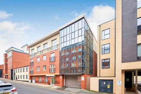 2 bed property, in Edward Street, £80,000