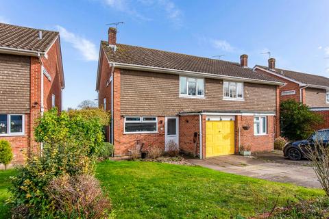 3 bed property, in Southwick Close, £524,000