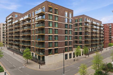 1 bed property, in John Cabot House, £375,000