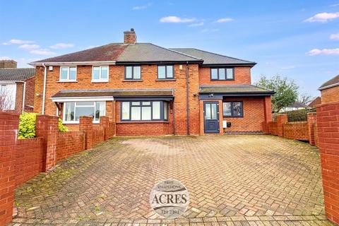 6 bed property, in Lingard Road, £500,000