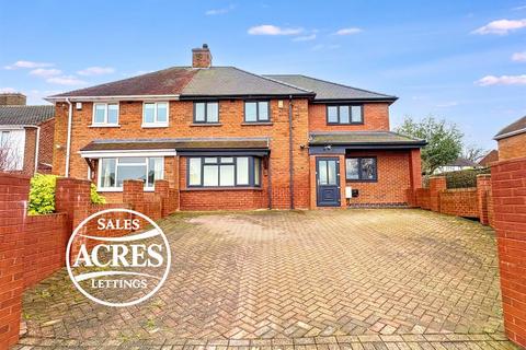 6 bed property, in Lingard Road, £500,000
