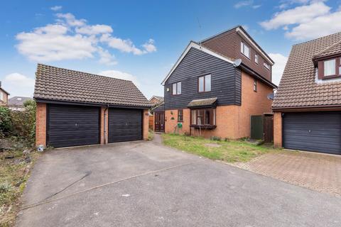 6 bed property, in Palmerston Avenue, £850,000