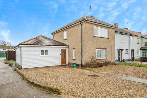 3 bed property, in Rayner Road, £350,000