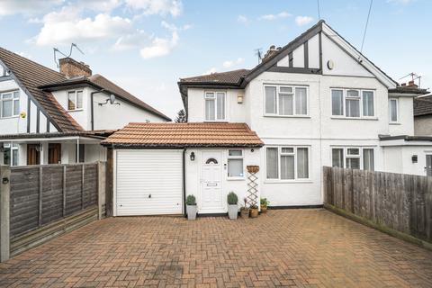 3 bed property, in Windsor Road, £575,000
