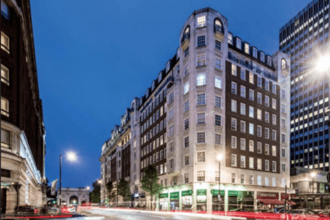 2 bed property, in Cumberland Court, £575,000