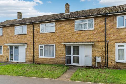 3 bed property, in Oaks Cross, £290,000
