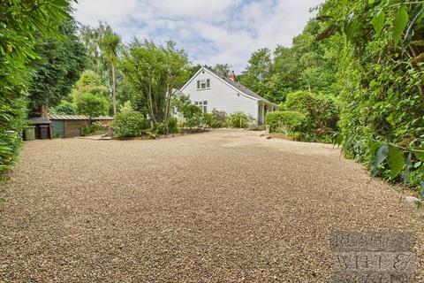 3 bed property, in Sandrock Hill, £650,000