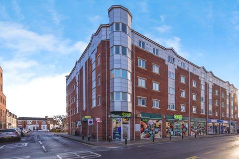 2 bed property, in Nancy Road, £120,000