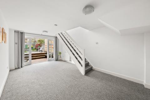 2 bed property, in Springfield Road, £599,950