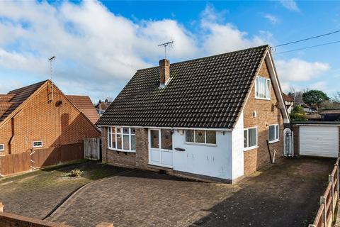 2 bed property, in Moulsham Chase, £450,000
