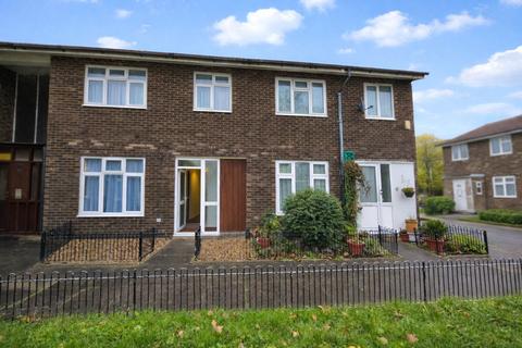 3 bed property, in Aberford Gardens, £450,000