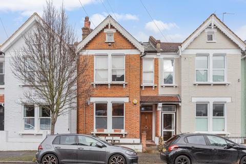 3 bed property, in Stirling Road, £750,000