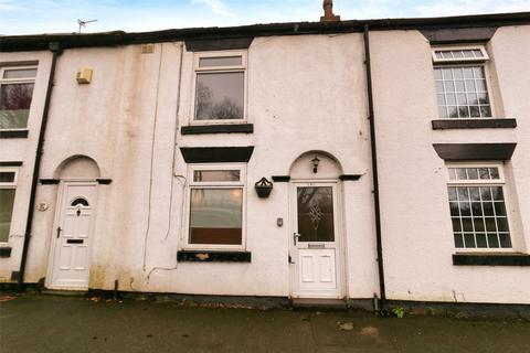 2 bed property, in Two Trees Lane, £140,000