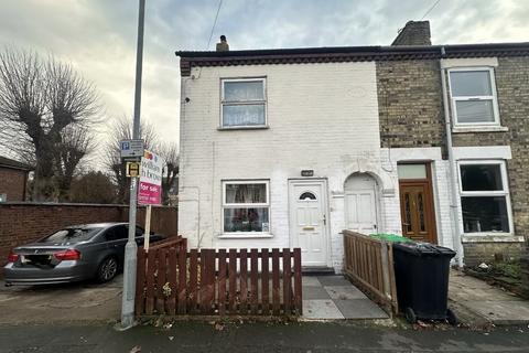 3 bed property, in Rock Road, £220,000