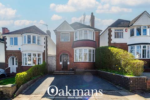 3 bed property, in Trevanie Avenue, £339,500