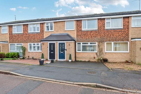 3 bed property, in Beaumont Close, £400,000