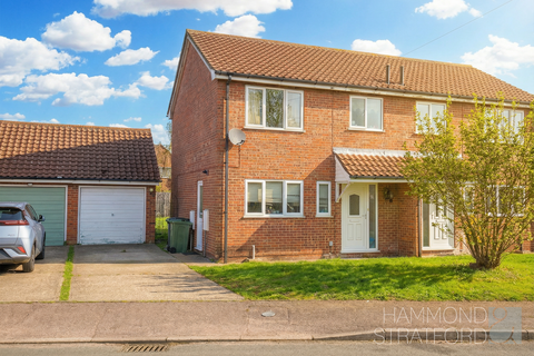 3 bed property, in Plasset Drive, £240,000