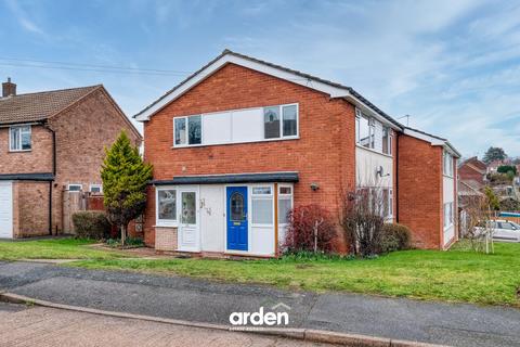 2 bed property, in Burns Close, £150,000