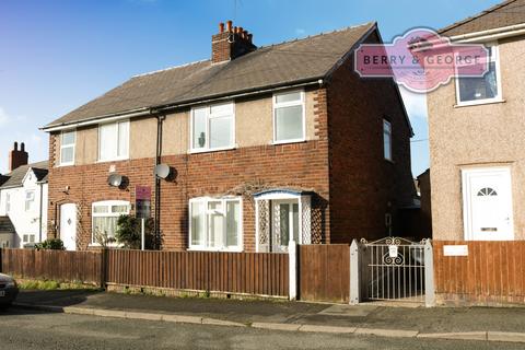 3 bed property, in Spon Green, £180,000