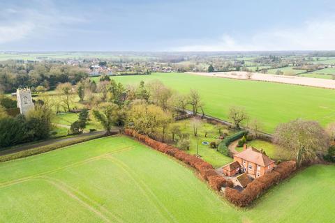 4 bed property, in Spacious Four Bedroom Property with Scenic Views in Barnham Broom, £700,000