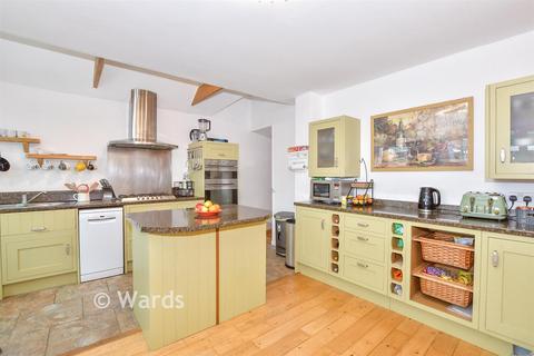 4 bed property, in Royston Road, £500,000