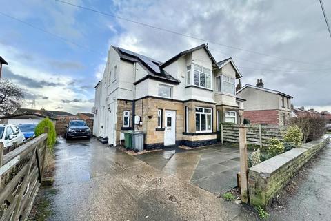 4 bed property, in Huddersfield Road., £350,000